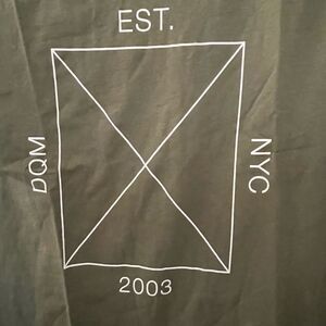 DQM MENS GRAPHIC‎ TEE SHIRT, LARGE